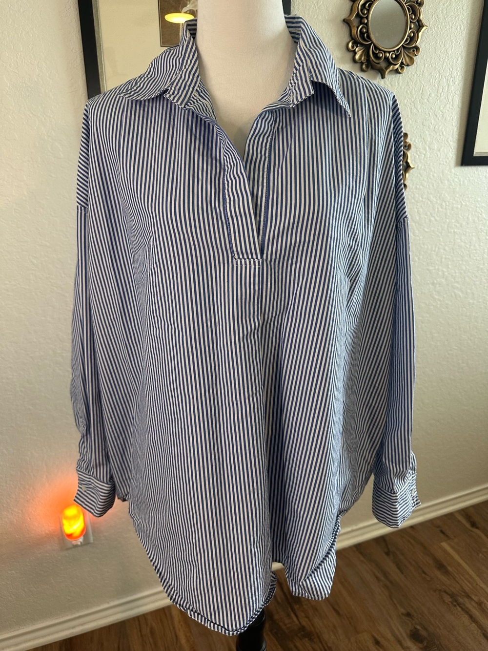 Tahari Blue & White Stripe Top (oversized)